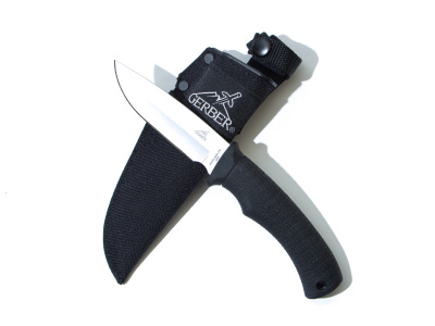 Нож охотничий Gerber G06904 сталь 420HC, рукоять SoftGrip с текстурой Gator, клинок 10,2 см