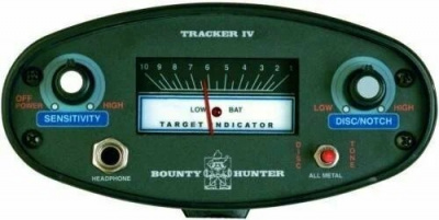 Металлодетектор Bounty Hunter Tracker IV (3 режима поиска, тип VLF, частота поиска 6,6 кГц, 2х9V Крона, катушка 8")