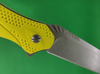 Нож складной REPTILIAN "Пифон-02" сталь 9Cr18MoV, рукоять жёлтая G10, клинок Stonewash, флиппер, замок Liner-Lock, система IKBS