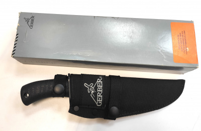 Нож охотничий Gerber G06904 сталь 420HC, рукоять SoftGrip с текстурой Gator, клинок 10,2 см