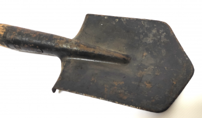 Лопата малая пехотная "образца ВОВ" с клеймом "1944,45" штампованное полотно, оригинал СССР 