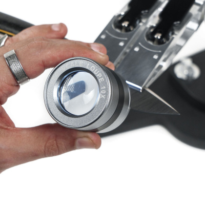 Лупа с ультрафиолетовой подсветкой TSPROF Magnify 10x 