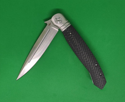 Нож складной REPTILIAN "НКВД-03-2" сталь D2, рукоять Carbon Fiber, долы, флиппер, упор, Satin/Stonewash