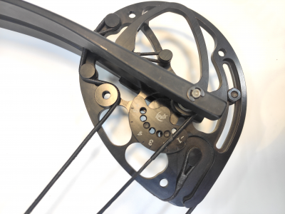 Лук блочный Interloper "Зверь" цвет черный (усилие 15-27 кг, 98 м/с, сброс 80%, вес 1,8 кг)