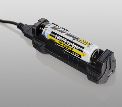 Портативное зарядное устройство Armytek Handy C1 VE - powerbank 2.5A, microUSB 5V/2A, сила тока 2,1A, напряжение 4,2V. (A03801)