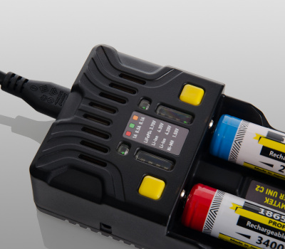 Зарядное устройство для аккумуляторных батареек Armytek Uni C2 Plug type C - универсальное, 2-ух канальное, автоадаптер.