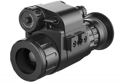 Тепловизионная предобъективная насадка-монокуляр iRay Clip CML25, 384*288, 50гц - человек до 916м