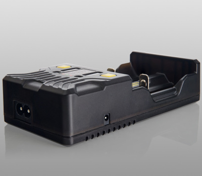 Зарядное устройство для аккумуляторных батареек Armytek Uni C2 Plug type C - универсальное, 2-ух канальное, автоадаптер.